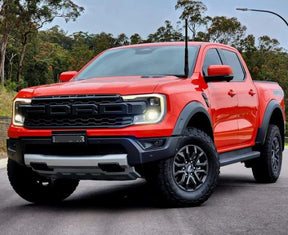 Ford car with GMF4X4 bonnet hinge mount